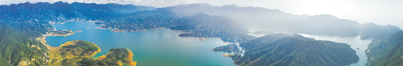 潭岭天湖是广东四大湖泊之一,是珠江水系小北江的源头,是广东海拔最高的天湖。