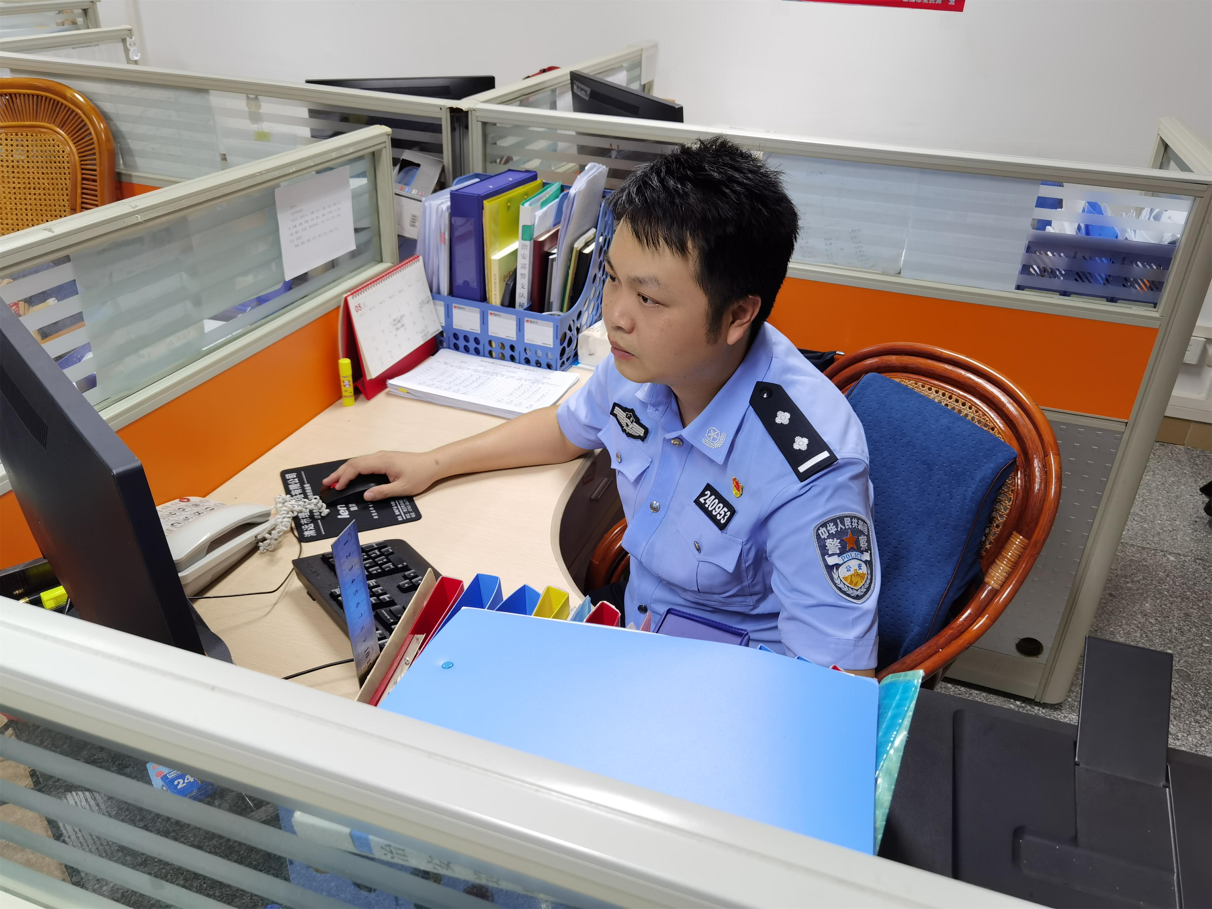 李特1.jpg