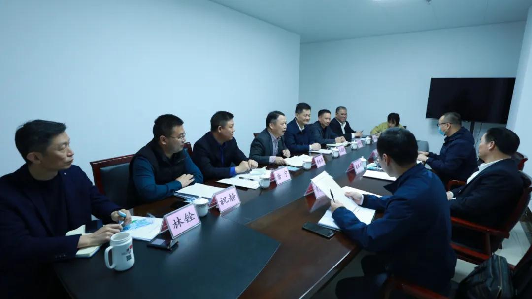 黄常务调研.jpg