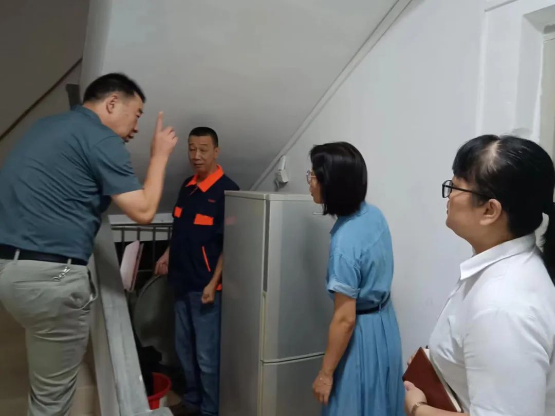 开展安全检查，营造安全环境
