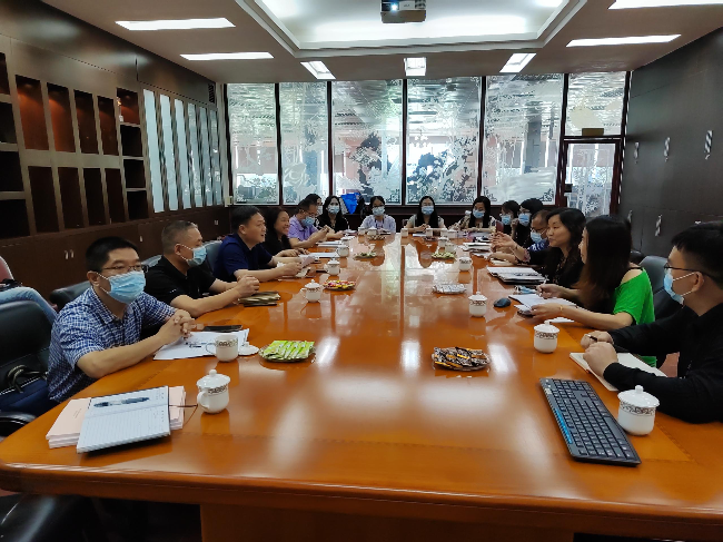 在清远市清新区清贵工艺制品有限公司开展“三送”活动并进行座谈交流.jpg
