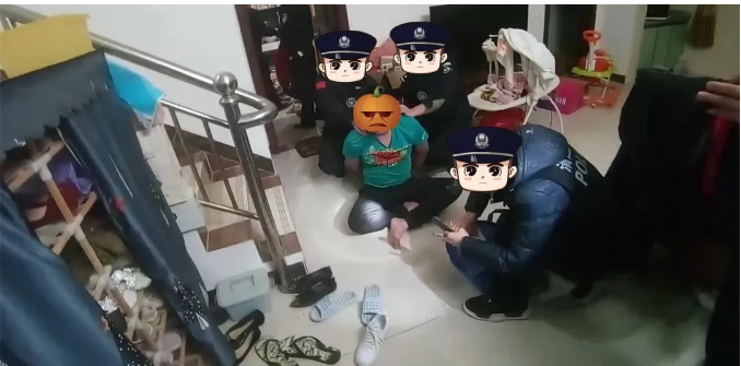 黑村长2.png