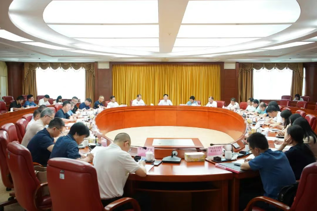 岑中坚主持召开高新区警示教育大会并讲授专题党课 以优良作风为实现高质量发展提供坚强保障